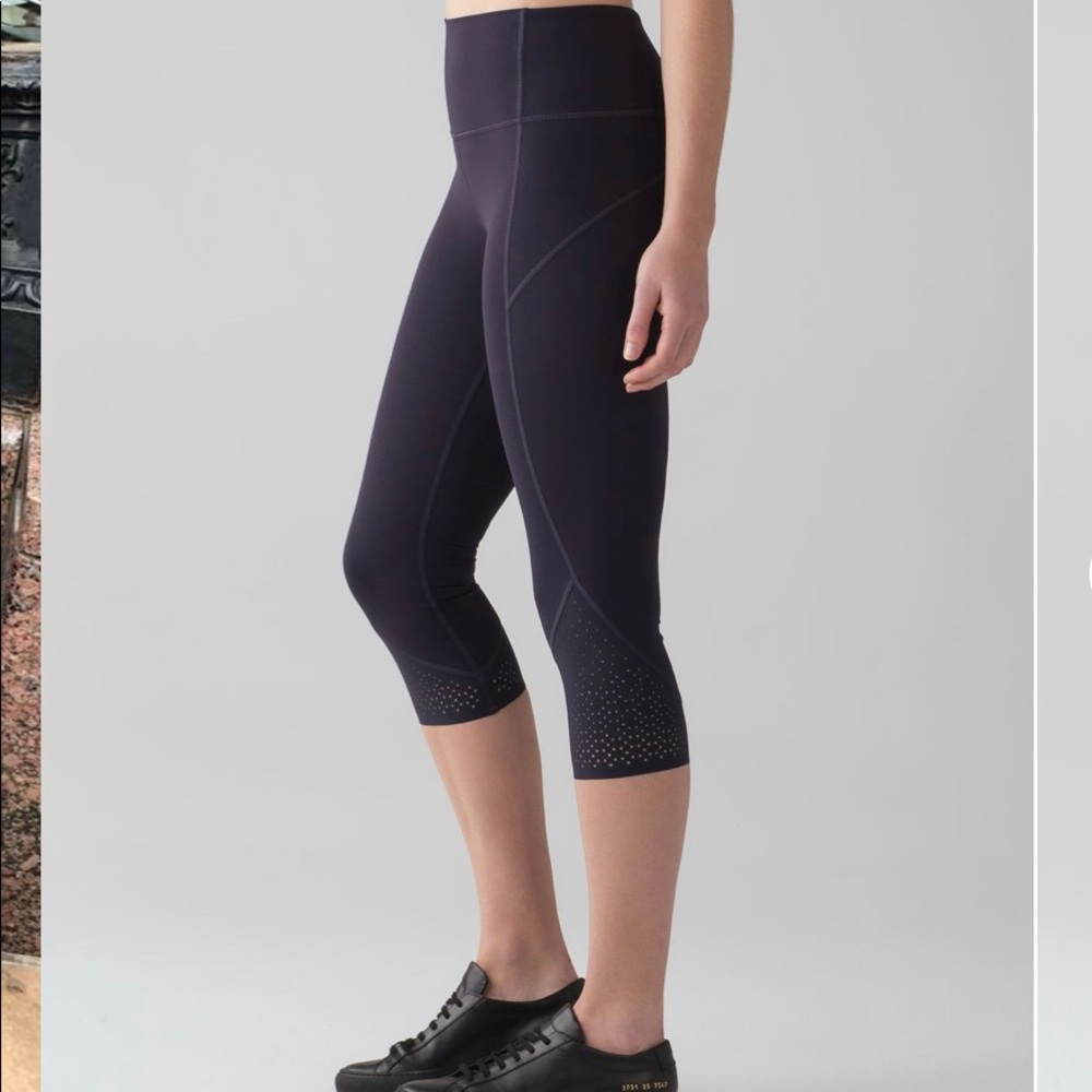 NWOT Lululemon Anew Crops 21” (Grape)
